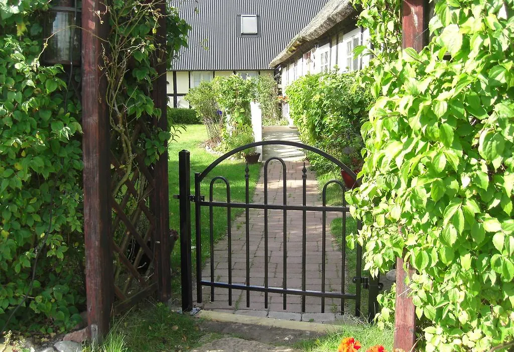 Ängshyddan B&B-1